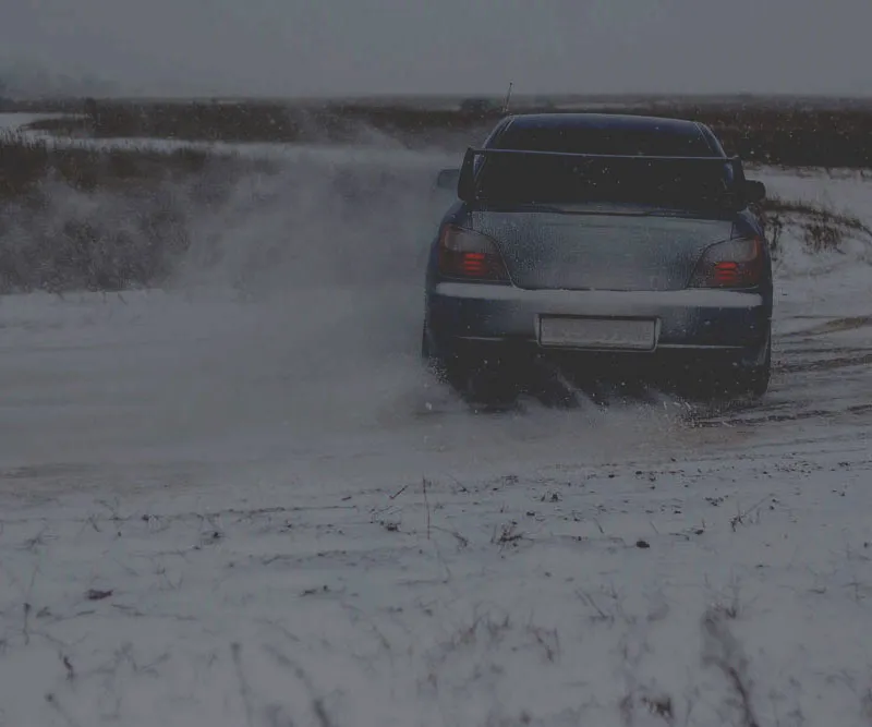 Subaru Impreza, дрифтиращо на пистата ни с висока скорост